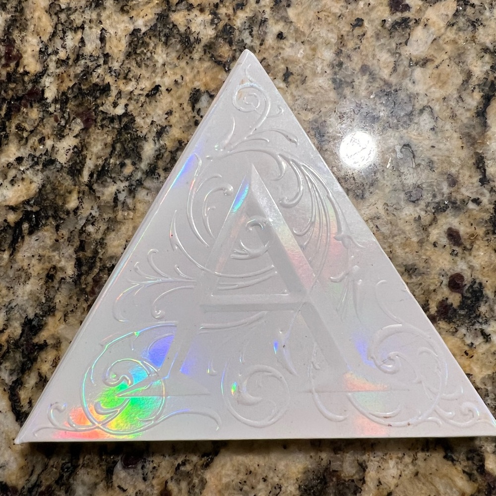Kat Von D Alchemist Highlighter Palatte